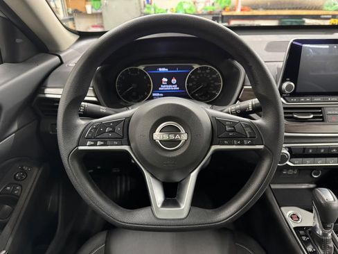 Used 2024 Nissan Altima 2.5 SV image 19