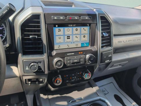 Used 2019 Ford F350 XLT w/ XLT Premium Package AWD/4WD image 15