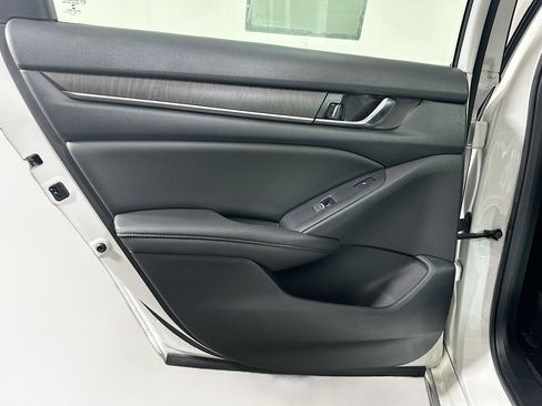 Used 2019 Honda Accord Touring image 27