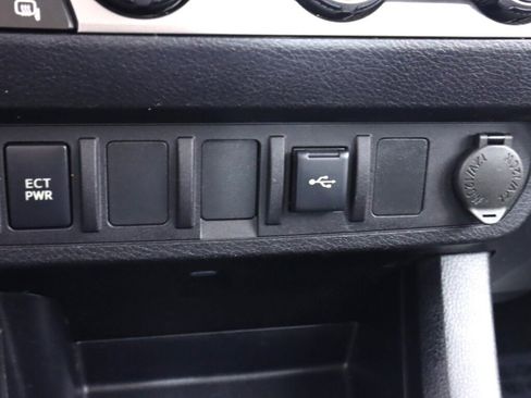 Used 2020 Toyota Tacoma SR image 24