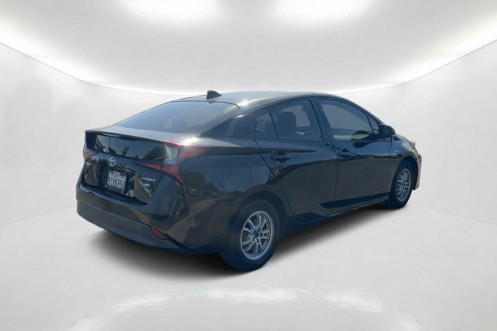 Used 2021 Toyota Prius L Eco FWD image 6