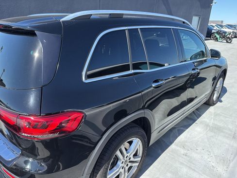 Used 2021 Mercedes-Benz GLB 250 w/ Premium Package image 7