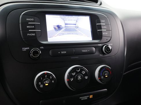 Used 2019 Kia Soul FWD image 25