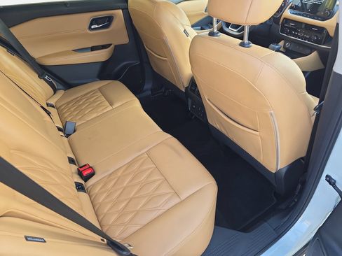 Used 2023 Nissan Rogue Platinum w/ Platinum Premium Package FWD image 11