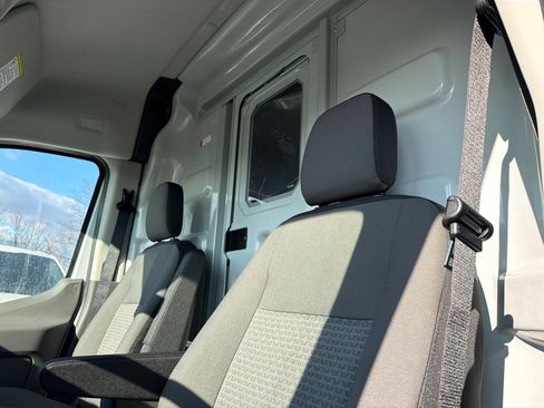 New 2026 Ford Transit 250 148 Medium Roof Extended AWD image 17