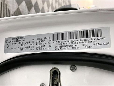 Used 2016 RAM 3500 Laramie image 36