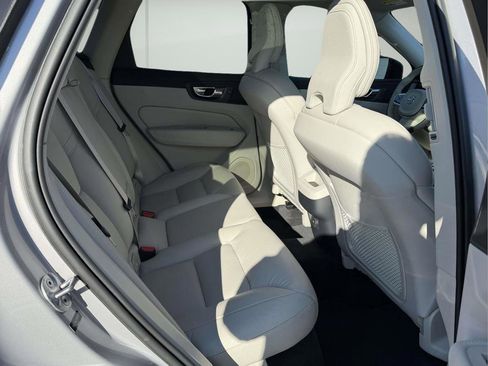 Used 2023 Volvo XC60 B5 Plus w/ Climate Package image 12