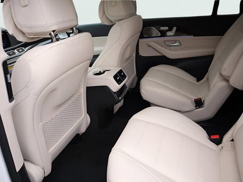 Certified 2026 Mercedes-Benz GLS 450 4MATIC image 25