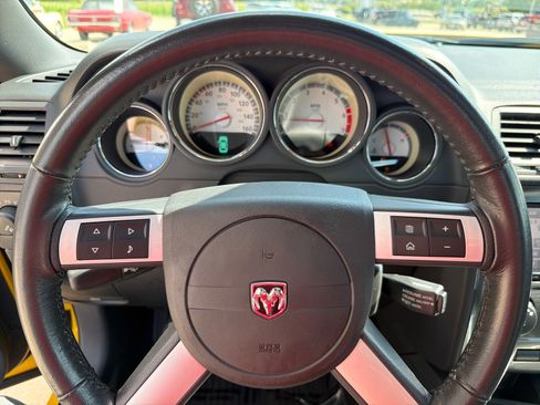 Used 2010 Dodge Challenger R/T RWD image 16