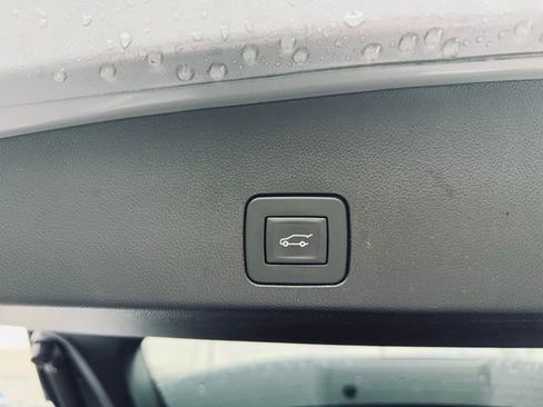 Used 2023 Buick Encore GX Essence w/ Experience Buick Package image 11