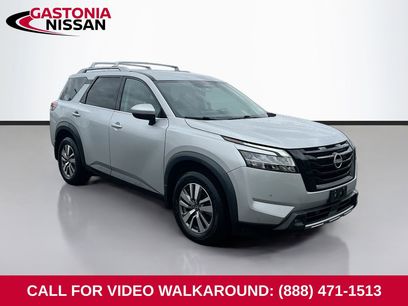 Used 2023 Nissan Pathfinder SL w/ Lighting Package (N92)