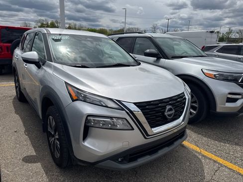 Used 2022 Nissan Rogue SV AWD/4WD image 5