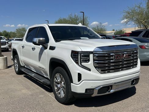 Used 2023 GMC Sierra 1500 Denali AWD/4WD image 3