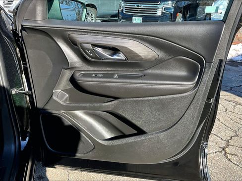 Used 2022 GMC Terrain SLE w/ Driver Convenience Package image 12