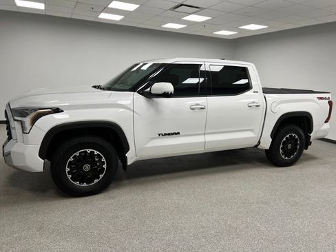 Used 2022 Toyota Tundra SR5 w/ TRD Off-Road Premium Package AWD/4WD image 5