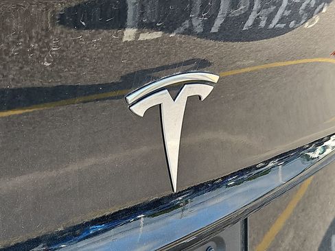 Used 2021 Tesla Model 3 Standard Range Plus RWD image 5