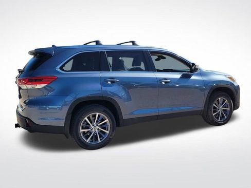 Used 2019 Toyota Highlander XLE image 8