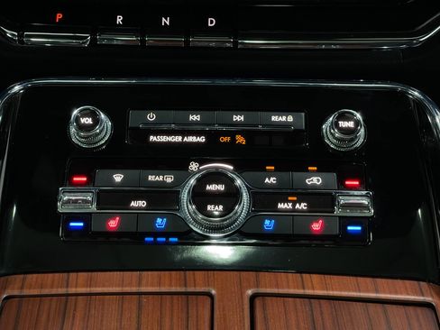 Used 2023 Lincoln Navigator L Reserve AWD/4WD image 23