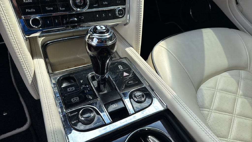 Used 2013 Bentley Mulsanne RWD image 49