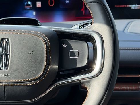 New 2025 Lincoln Navigator L Black Label AWD/4WD image 10