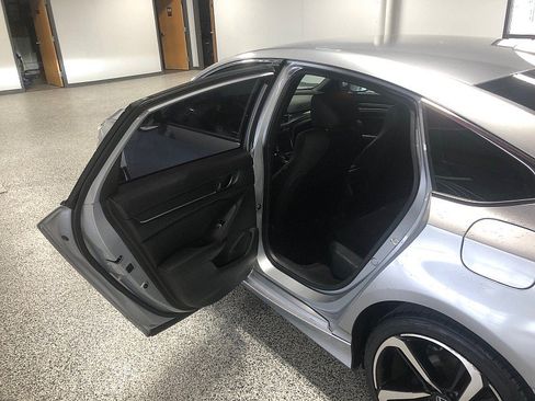 Used 2018 Honda Accord Sport image 12