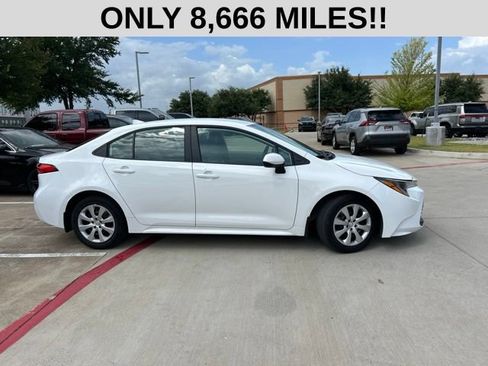 Used 2024 Toyota Corolla LE FWD image 2