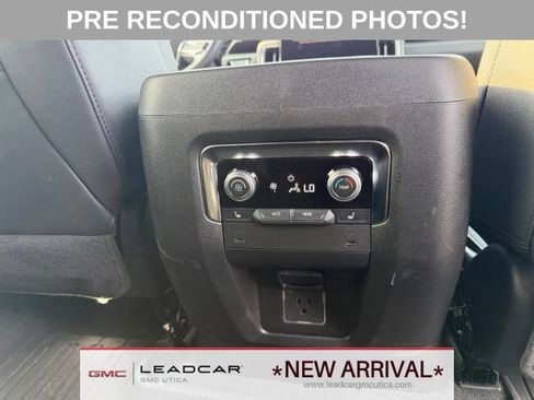Used 2025 GMC Yukon XL Elevation w/ LPO, Get Active Package AWD/4WD image 14