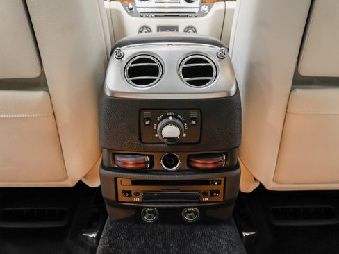 Used 2010 Rolls-Royce Ghost image 66