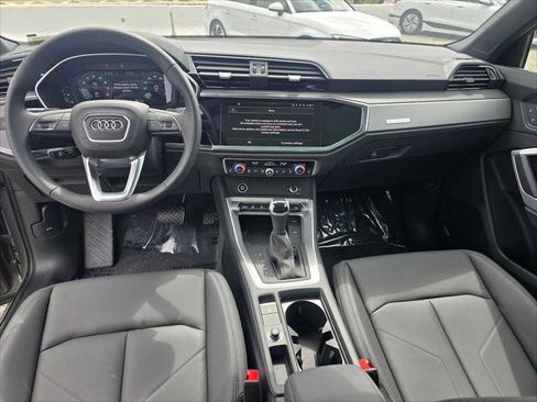 New 2025 Audi Q3 2.0T Premium image 22
