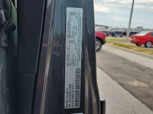 Used 2024 Jeep Gladiator Mojave AWD/4WD image 25