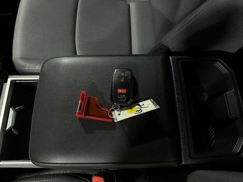 Used 2025 Toyota Tacoma SR5 w/ SR5 Upgrade Package image 31