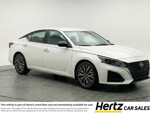 Used 2025 Nissan Altima 2.5 SV FWD image 1