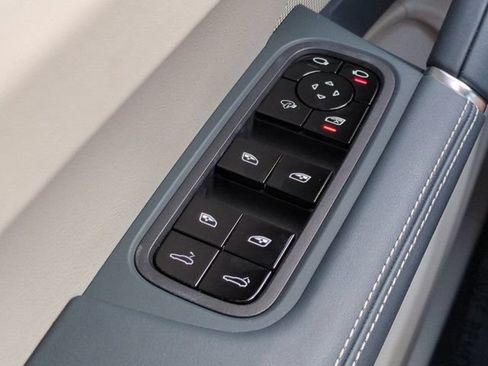 Used 2020 Porsche Cayenne AWD/4WD image 22