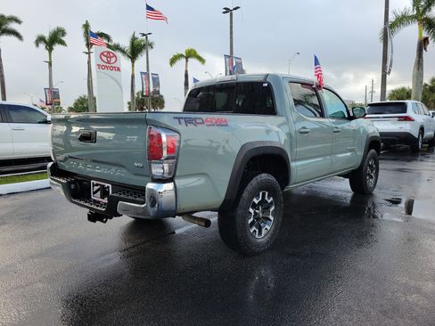 Used 2022 Toyota Tacoma TRD Off-Road AWD/4WD image 12
