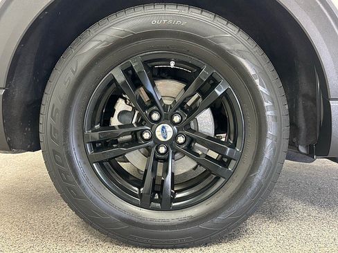 Used 2020 Ford Explorer XLT w/ Equipment Group 202A image 25