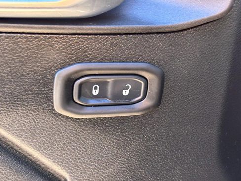 Used 2022 Jeep Wrangler Unlimited Sport image 16