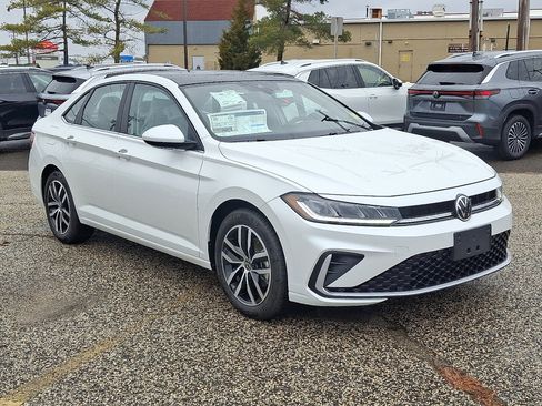 New 2026 Volkswagen Jetta SE image 3