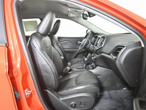 Used 2021 Jeep Cherokee Trailhawk w/ Premium Leather Package image 13