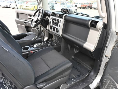 Used 2007 Toyota FJ Cruiser 4WD image 12