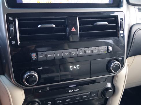 Used 2022 Lexus GX 460 Premium w/ Premium Package image 27