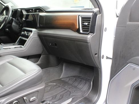 Used 2025 GMC Sierra 3500 Denali w/ Denali Reserve Package AWD/4WD image 35