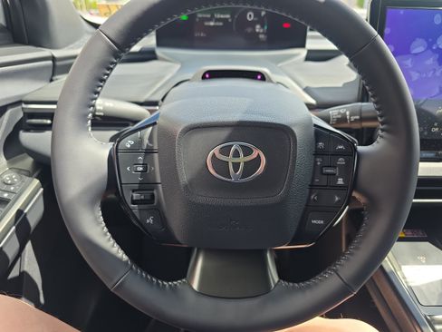Used 2026 Toyota C-HR AWD/4WD image 17