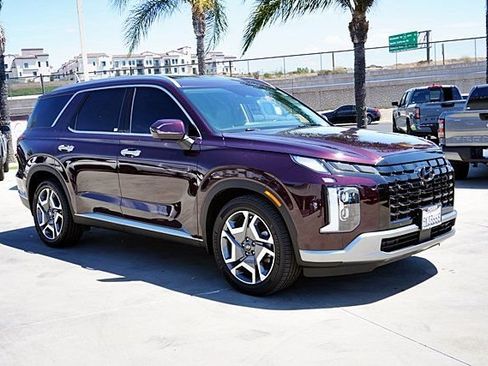 Used 2024 Hyundai Palisade SEL FWD image 2