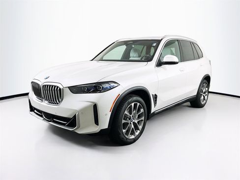 New 2026 BMW X5 xDrive40i w/ Climate Comfort Package image 3
