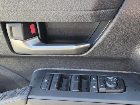 Certified 2025 Toyota Tacoma TRD Off-Road image 13