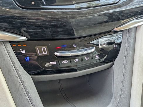 Used 2021 Cadillac XT6 Premium Luxury FWD image 29