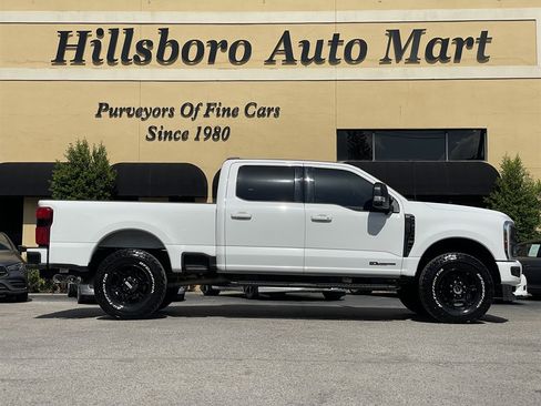 Used 2024 Ford F250 XLT w/ XLT Premium Package AWD/4WD image 4