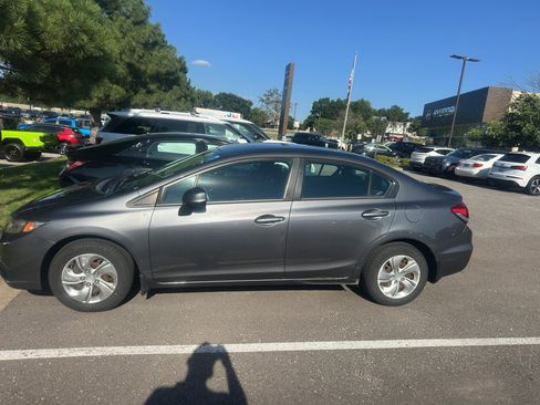 Used 2013 Honda Civic LX image 2