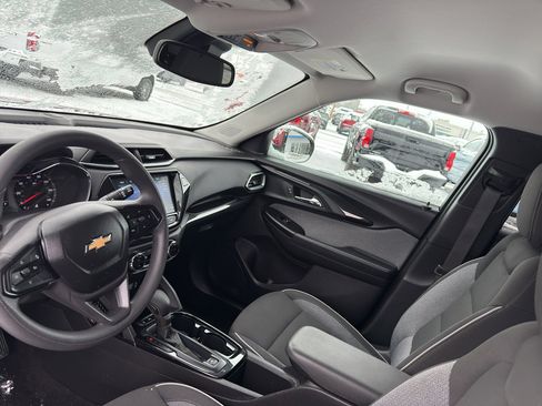 Used 2023 Chevrolet TrailBlazer LT w/ Convenience Package image 24