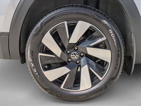 Used 2024 Volkswagen Atlas Cross Sport SE w/ Panoramic Sunroof Package AWD/4WD image 24